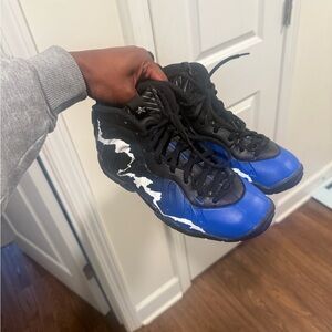 Nike Kids Shoes Black and Blue